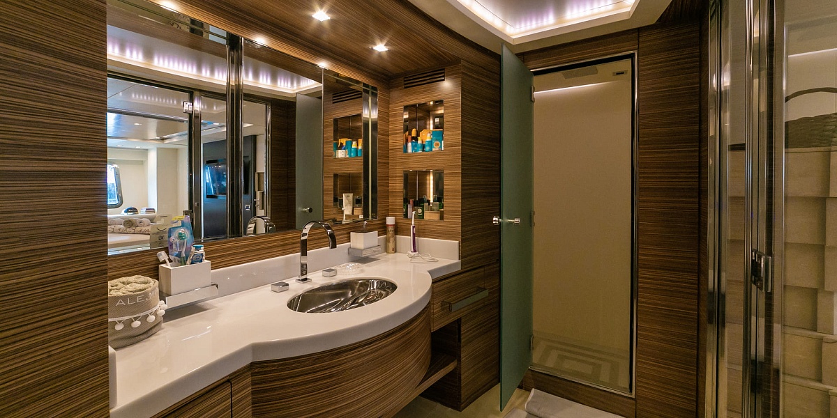 Аренда мега яхты 	Italcraft 105 Alemia В Италии